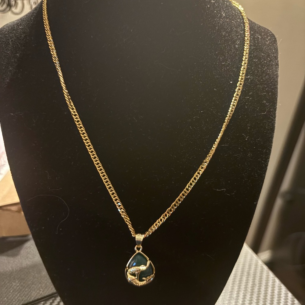 Jade fish necklace‎